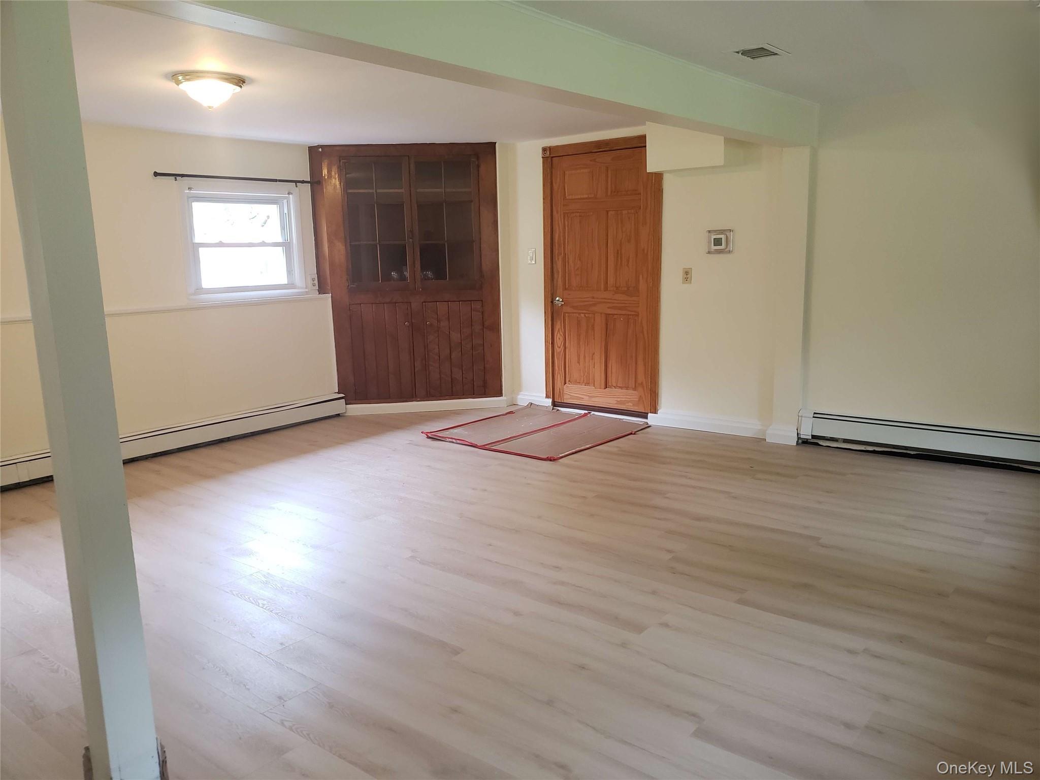 Residential Lease in Pleasant Valley 2