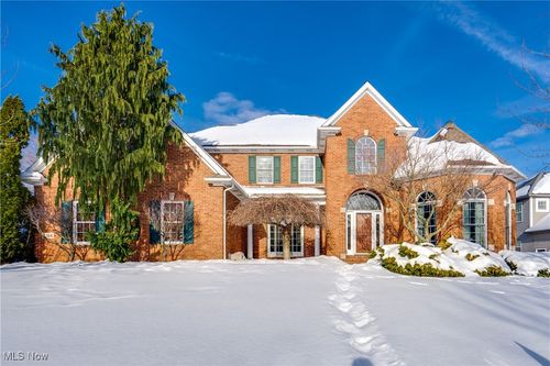 8366 Greenock Dr, North Canton, OH, 44720-9537 | Card Image