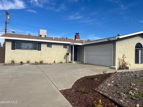 823 W Avenue J14, Lancaster, CA, 93534-4938 | Card Image