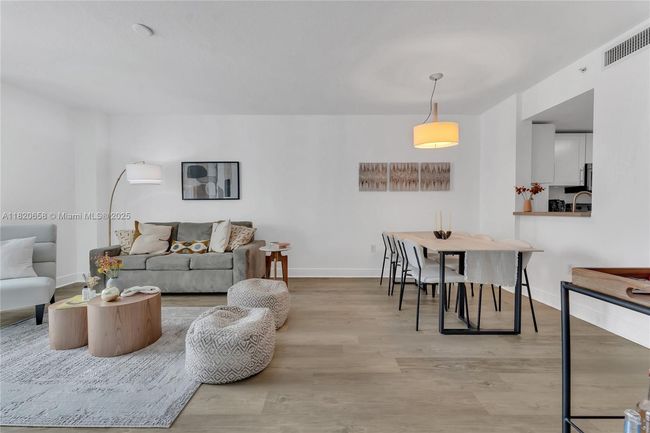 APT-2210 - 1250 S Miami Ave, Condo with 1 bedrooms, 2 bathrooms and null parking in Miami FL | Image 6