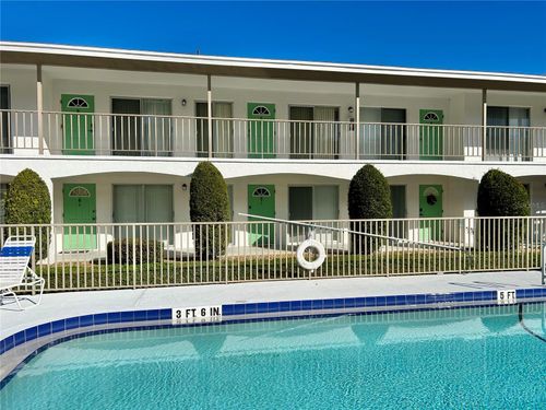 b3-4035 S School Ave, SARASOTA, FL, 34231-4548 | Card Image