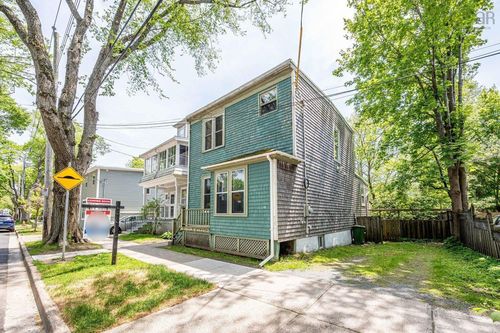 6186 Lawrence Street, Halifax Peninsula, NS, B3L1J6 | Card Image