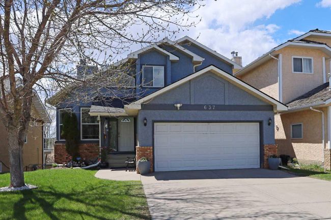637 Woodbine Boulevard Sw, Home with 4 bedrooms, 3 bathrooms and 5 parking in Calgary AB | Image 1