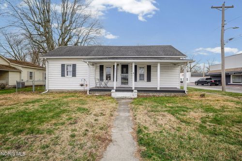 421 Conneaut Ave, Bowling Green, OH, 43402-2202 | Card Image