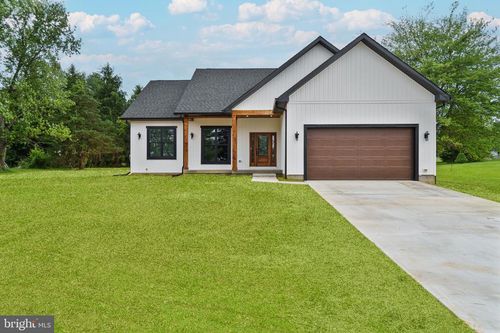 4054 Apple Harvest Dr, GERRARDSTOWN, WV, 25420-3805 | Card Image