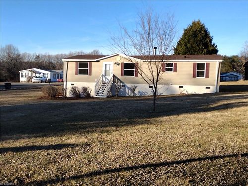 9335 Pearl Dr, Rural Hall, NC, 27045-9149 | Card Image