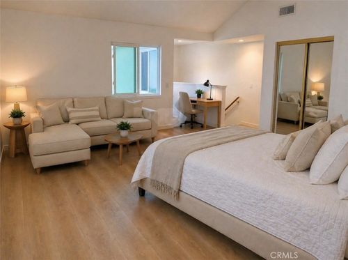 118 8th St, Huntington Beach, CA, 92648-5018 | Card Image