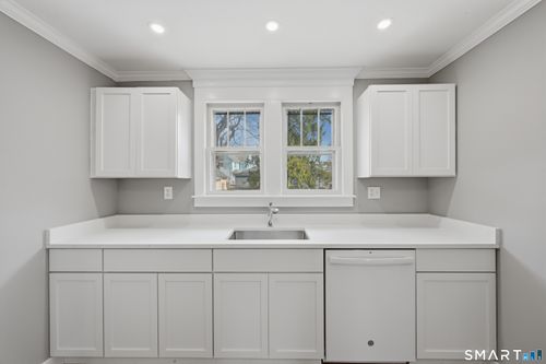 43 Dunham St, Norwich, CT, 06360-6805 | Card Image