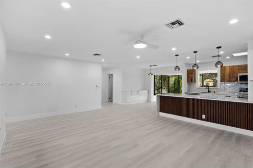 709 Sw 4th Ct, Hallandale Beach, FL, 33009-6219 | Card Image