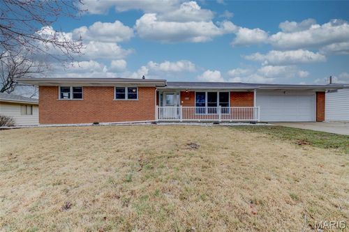 524 Rebecca Dr, Saint Charles, MO, 63301-1339 | Card Image