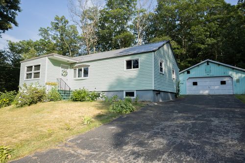 132 Apple Rd, Lewiston, ME, 04240-1007 | Card Image