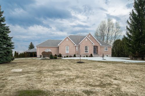 20 Mallard St, Pembroke, ON, K8A8N9 | Card Image