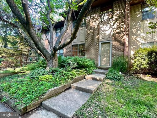 2004 Headlands Cir, RESTON, VA, 20191-3614 | Card Image