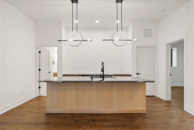 Basement bar area | Image 43