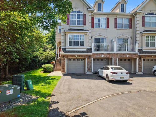 180-180 Blue Heron Dr, Secaucus, NJ, 07094 | Card Image
