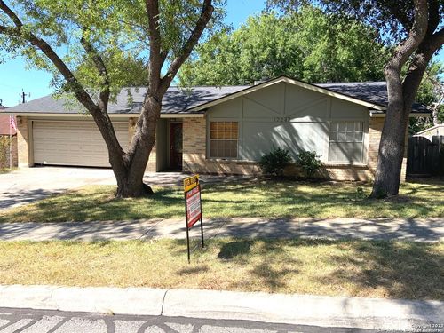 12242 Brownstone St, Live Oak, TX, 78233-4205 | Card Image