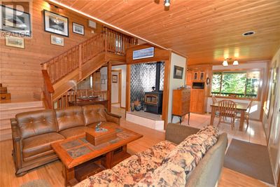 1637 Perry Rd, House other with 4 bedrooms, 3 bathrooms and 12 parking in Gabriola BC | Image 2