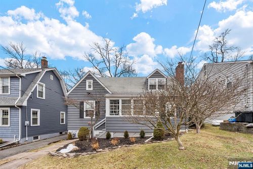 182 Woodland Ave, Verona, NJ, 07044-2208 | Card Image