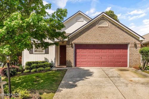 7441 Burnheim Way, Knoxville, TN, 37920-7618 | Card Image