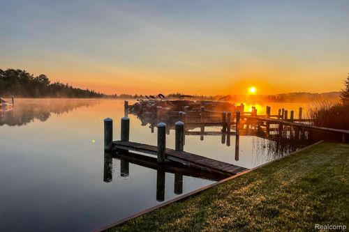 6192 Loon Ct, Indian River, MI, 49749-9744 | Card Image