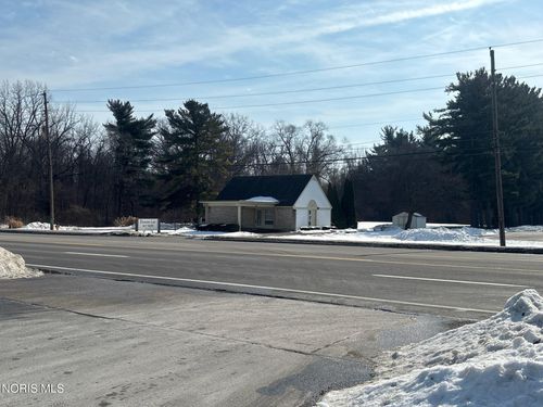8133 Airport Hwy, Holland, OH, 43528-9060 | Card Image