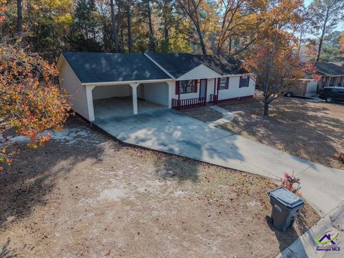 805 Coventry Cir, Perry, GA, 31069-2801 | Card Image