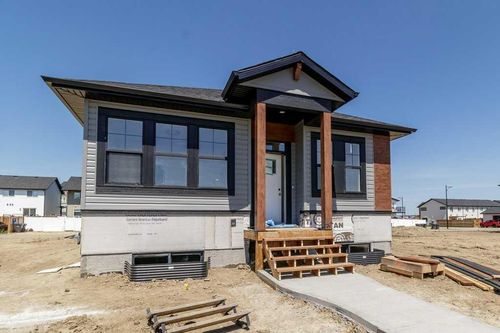 25 Ian Way, Sylvan Lake, AB, T4S0W5 | Card Image