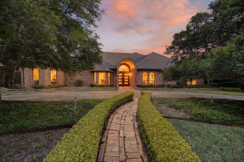 10101 Bridgegate Ln, Dallas, TX, 75243-5017 | Card Image