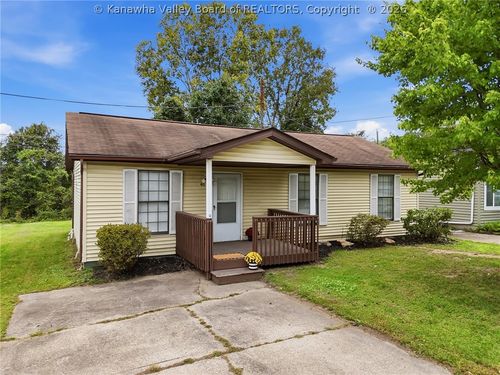 40 Pine Dr, Barboursville, WV, 25504-1653 | Card Image