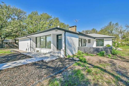 310 W 5th St, Valley Center, KS, 67147-2615 | Card Image