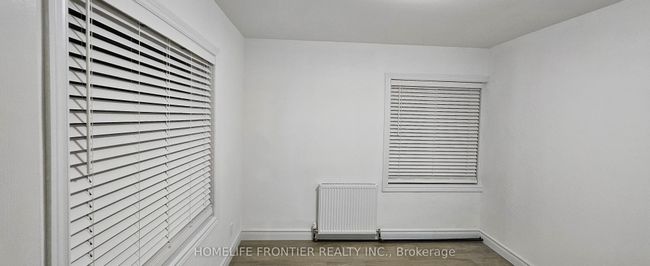 201 - 2685 Eglinton Ave W, Home with 2 bedrooms, 1 bathrooms and 1 parking in York ON | Image 6