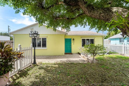 318 W Mango Street W, Lantana, FL, 33462 | Card Image