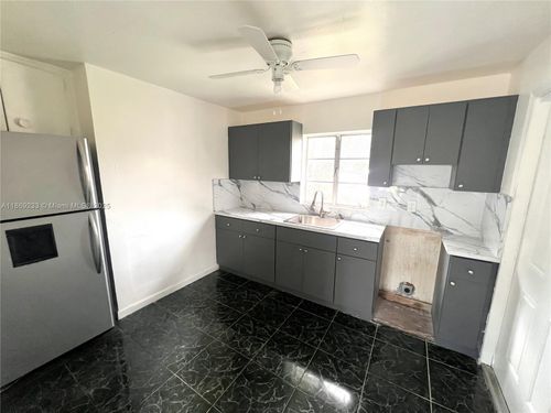 b-1124 Nw 112th Ter, Miami, FL, 33168-6140 | Card Image