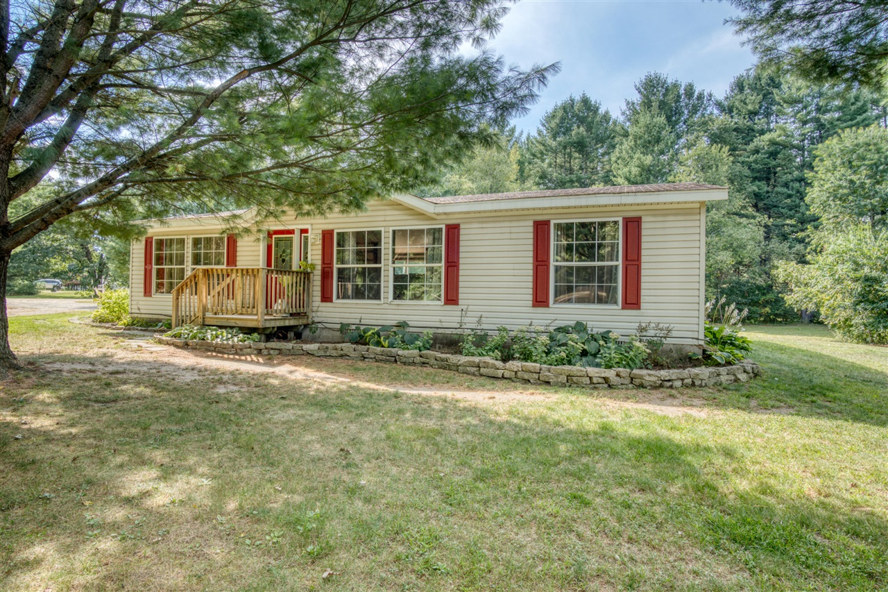 Sequoya Trl, Howard City, MI 49329