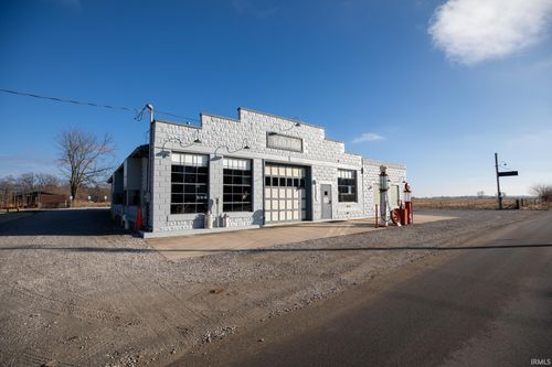 991 N Main St, Kewanna, IN, 46939-9779 | Card Image