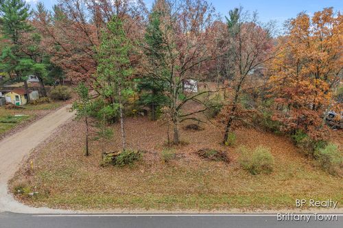 7344 E 40th St, Newaygo, MI, 49337-9513 | Card Image