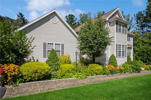 80 Pennebrook Ln, Carmel, NY, 10512-5303 | Card Image