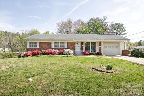 537 32nd Street Sw, Hickory, NC, 28602 | Card Image