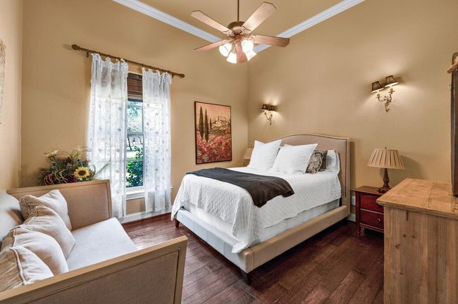 565 Lost Hunters Cyn, House other with 5 bedrooms, 5 bathrooms and 3 parking in China Spring TX | Image 30
