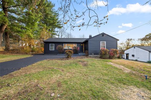 5 Carillon Rd, Brewster, NY, 10509-1027 | Card Image