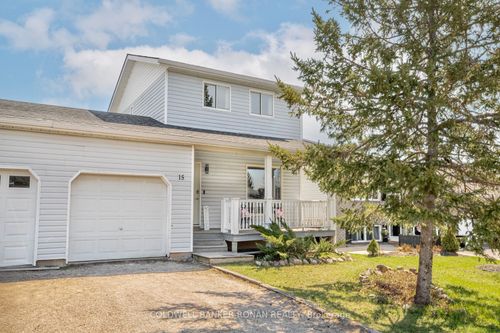 15 Jennings Dr, Penetanguishene, ON, L9M1K1 | Card Image