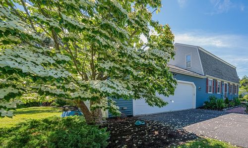 34 Rolling Hills Dr, East Bridgewater, MA, 02333-2070 | Card Image