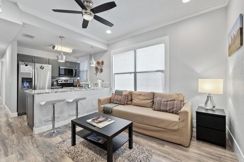 3-412 Drew Street, Houston, TX, 77006 | Card Image