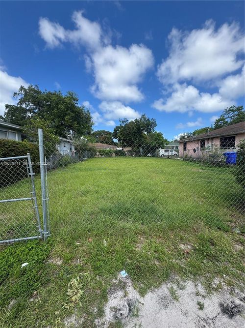 6335 Nw 1st Ct, Miami, FL, 33150-4535 | Card Image