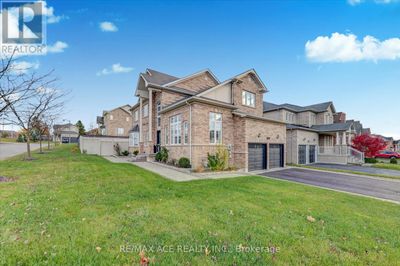 824 Black Cherry Dr, House other with 4 bedrooms, 3 bathrooms and 4 parking in Oshawa ON | Image 3