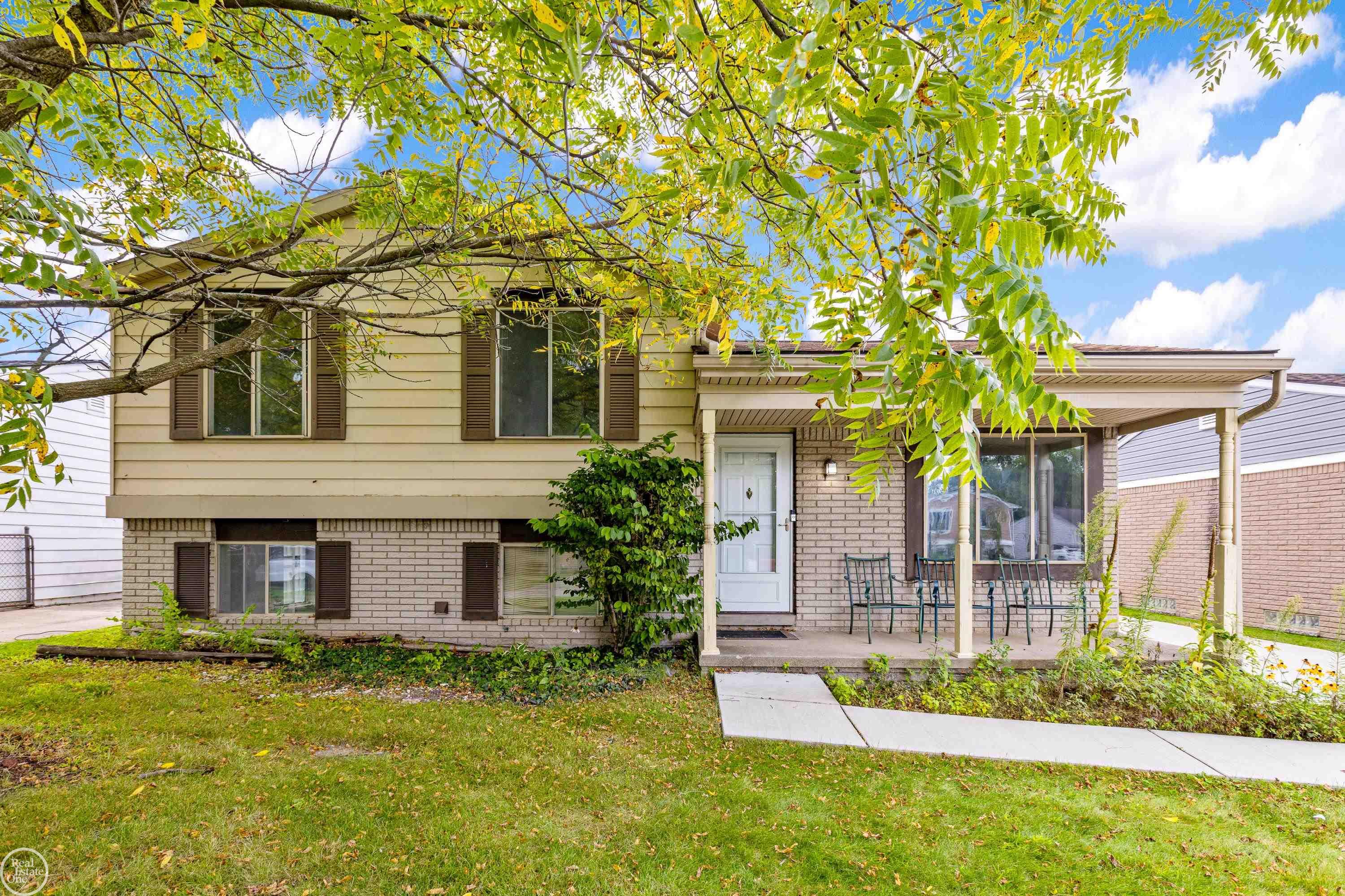 New Jersey St, Clinton Township, MI 48035