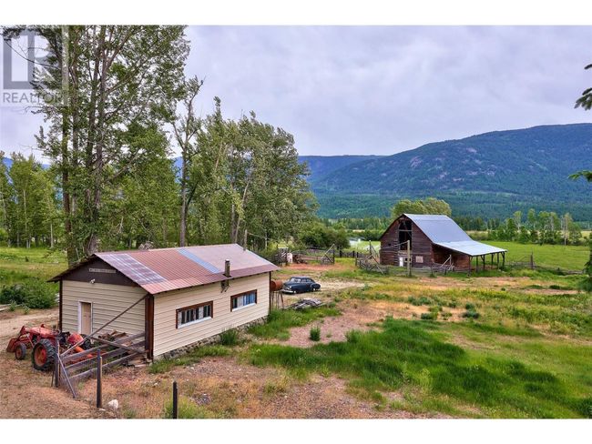 7398 Yellowhead Highway, House other with 3 bedrooms, 1 bathrooms and null parking in Darfield BC | Image 12