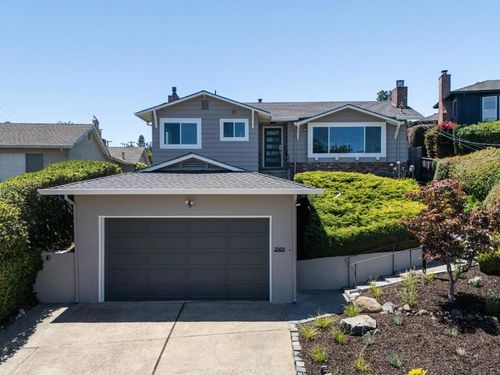 3569 Altamont Way, Redwood City, CA, 94062 | Card Image