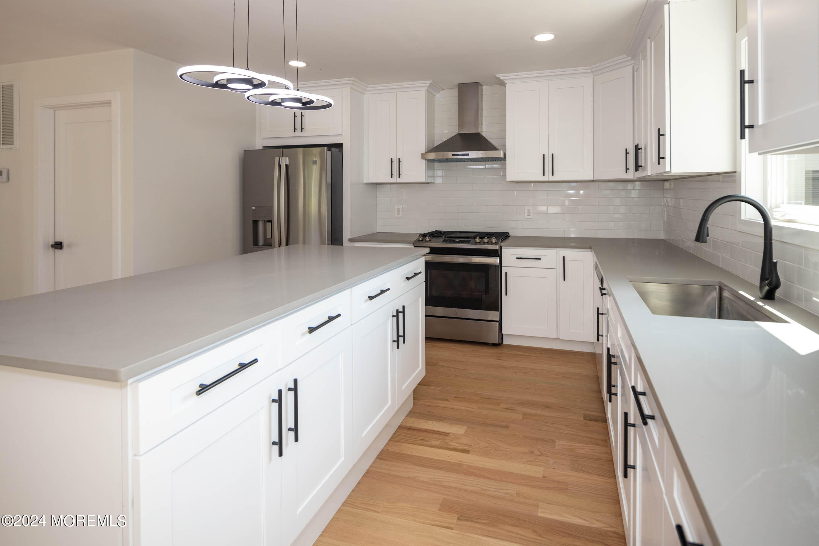 Highland Ave, Leonardo, NJ 07737