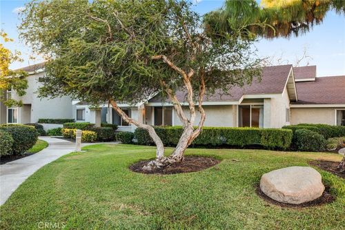 40-3 Mirror Lk, Irvine, CA, 92604-2823 | Card Image